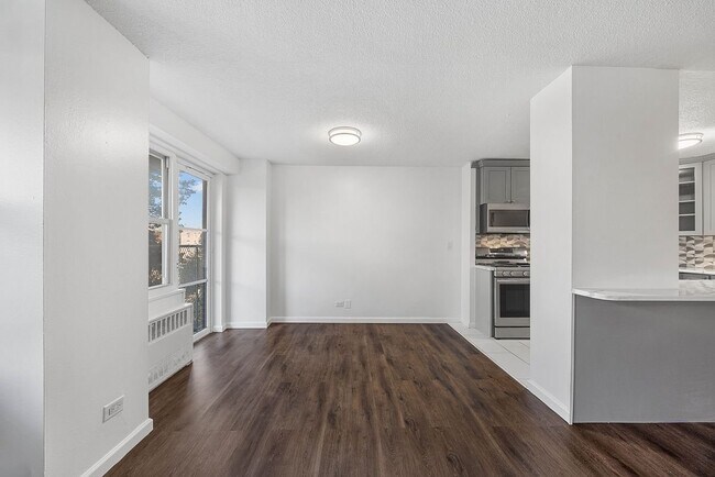 Foto del edificio - 2550 Olinville Ave