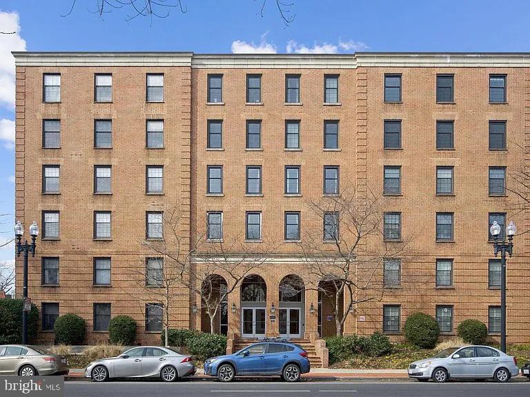 Primary Photo - 2828 Wisconsin Ave NW