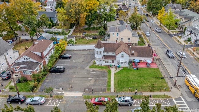 Building Photo - 169 Sickles Ave