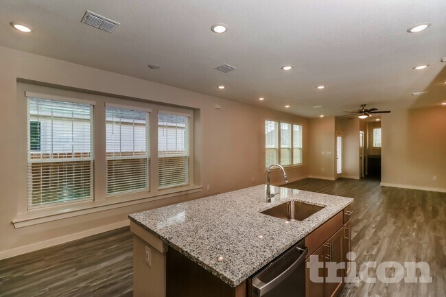 Building Photo - 1529 Mexican Heather Dr