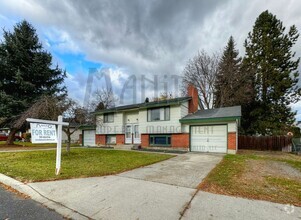 Building Photo - 328-330 W Hoerner Ave