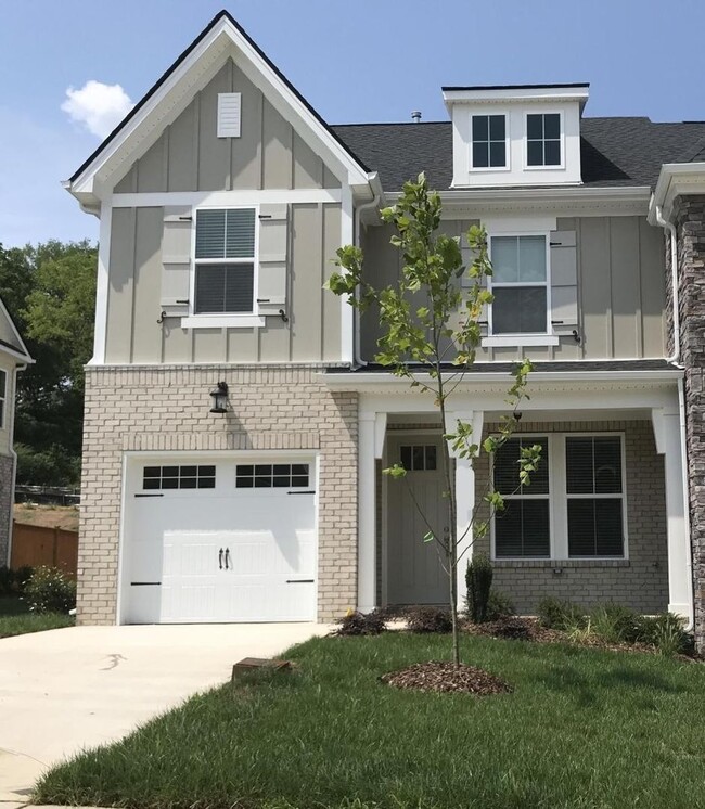 Building Photo - 812 Kennear Ln