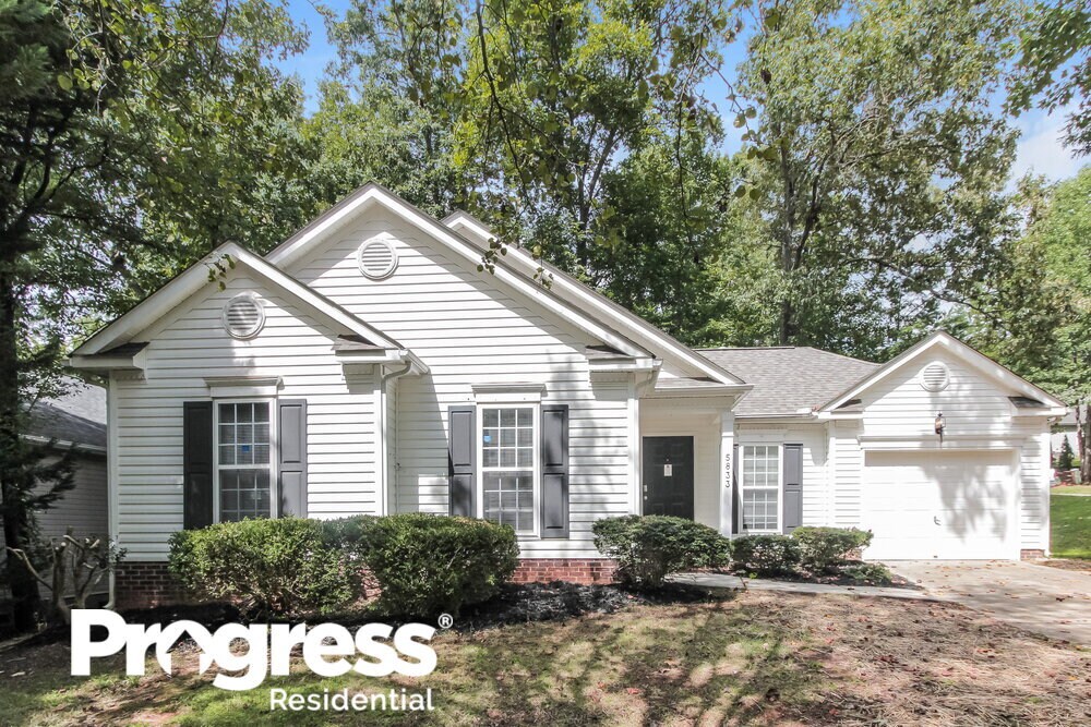 5833 Lawn Meadow Dr, Charlotte, NC 28216 House Rental in Charlotte