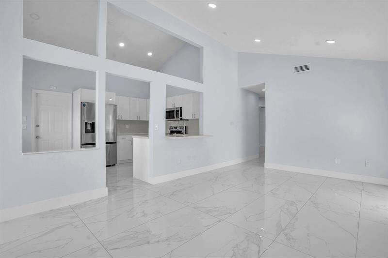 Foto principal - 8389 Rural Ln