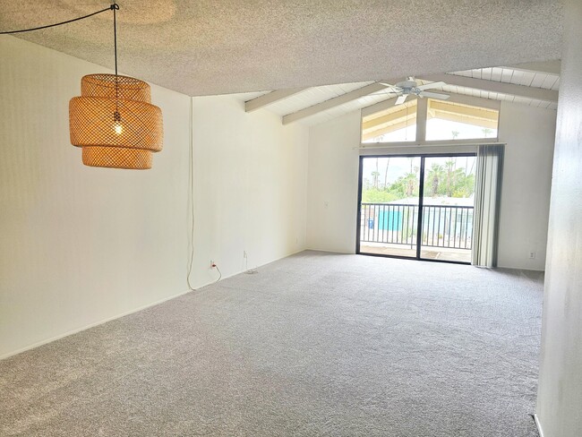 Building Photo - 1415 N Sunrise Way
