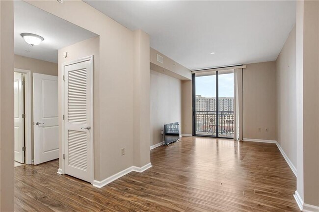 Foto del edificio - 3040 Peachtree Rd