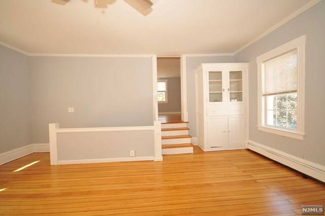 Primary Photo - 44 N Central Ave
