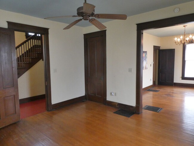 Foto del edificio - 3 Bedroom House Downtown & Walking Distanc...