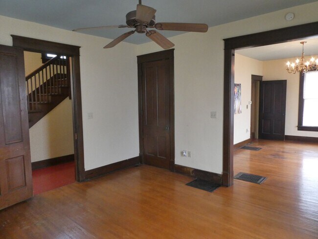 Foto del edificio - 3 Bedroom House Downtown & Walking Distance to Columbia College