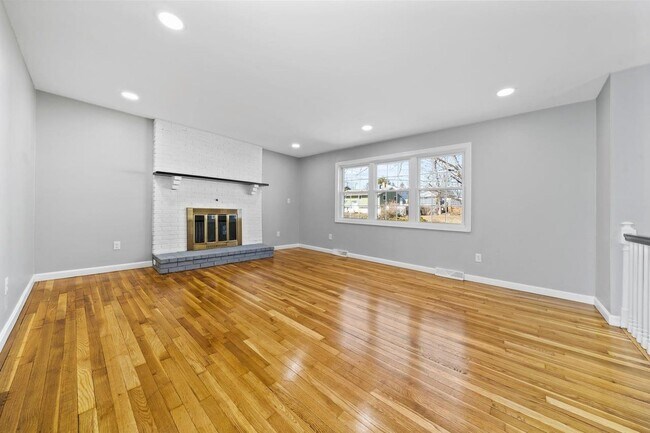 Building Photo - 3 Westray Dr