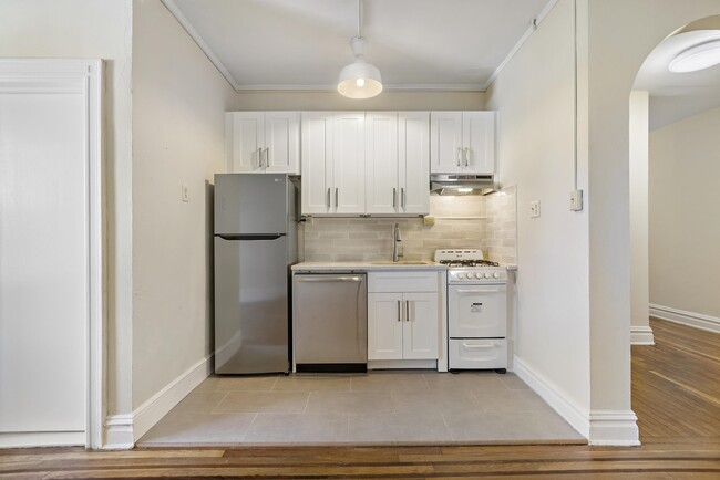 Building Photo - 821 Bergen Ave