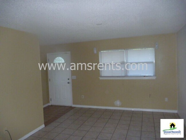 Foto del edificio - 230 East St