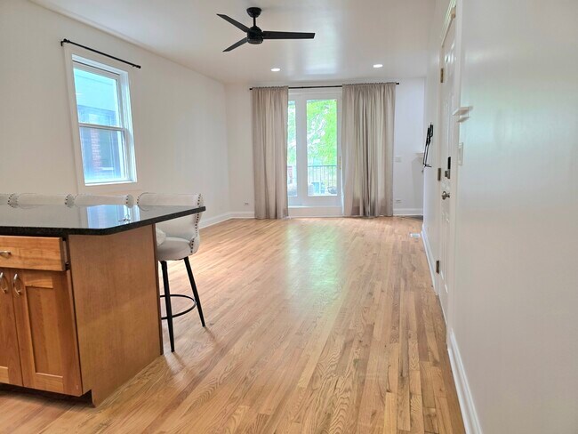 Foto del edificio - 1229 N Campbell Ave