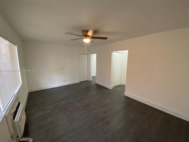 Foto del edificio - 1842 Madison St