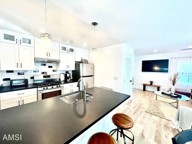 Building Photo - 1 br, 1.5 bath House - 45 Crescent Ave