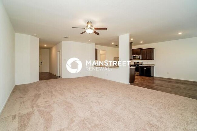 Building Photo - 4 Bedroom Pet-Friendly Home in New Braunfe...