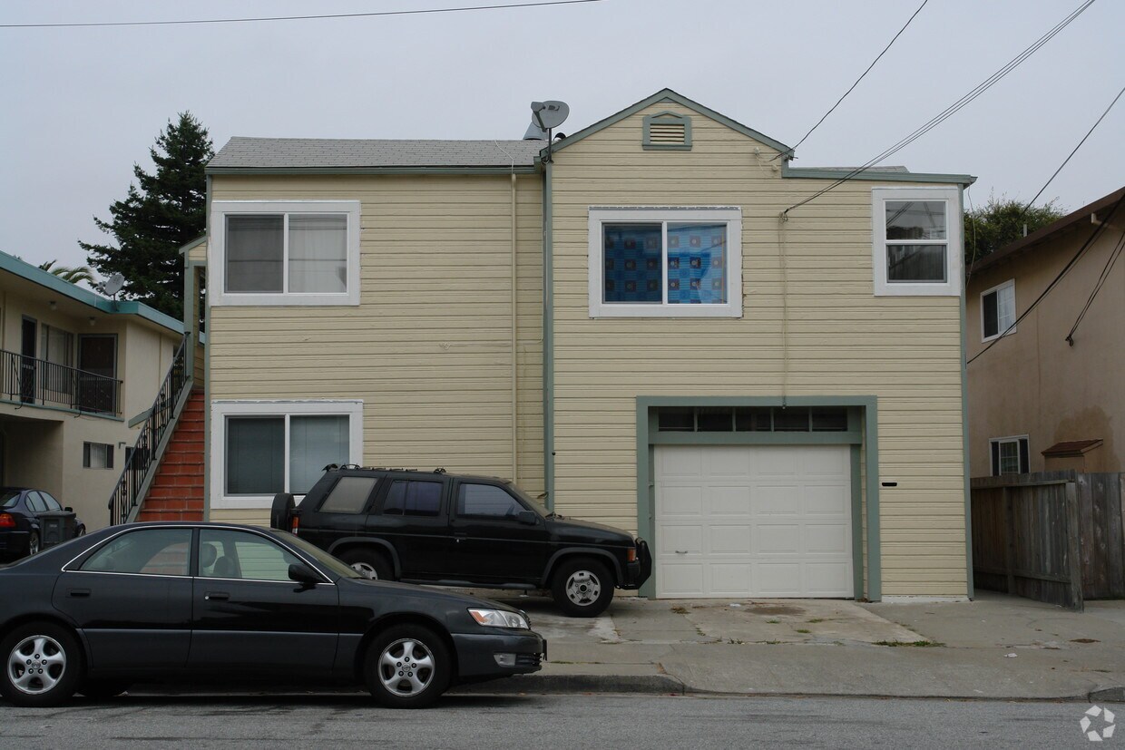 Building Photo - 165 Santa Lucia Ave