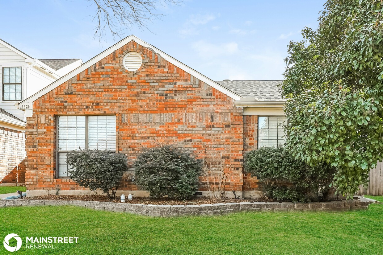 Primary Photo - 1920 Meadowview Ct