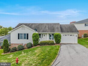 Building Photo - 73 Garden Dr
