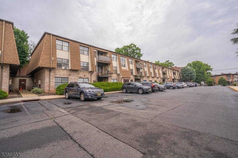 Foto principal - 668 N Broad St