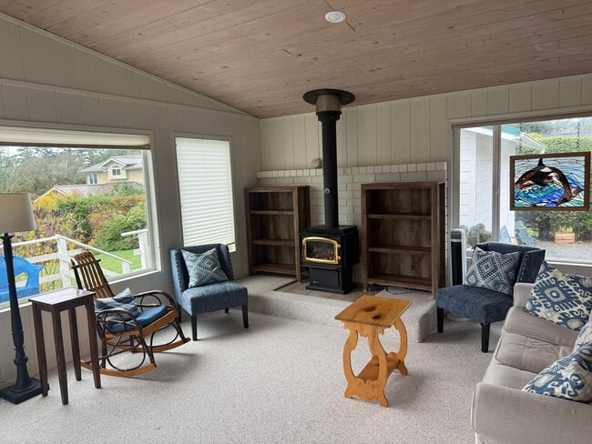 Foto del edificio - Charming Lummi Island Home - 2 Bedroom 2 Bathroom