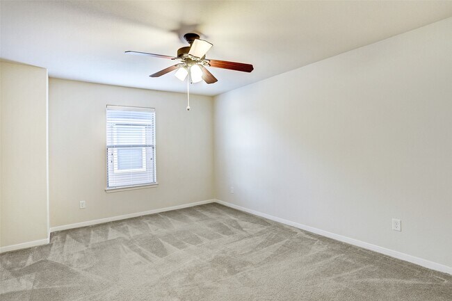 Foto del edificio - 25806 Westbourne Dr