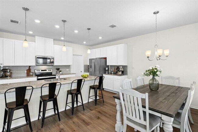 Building Photo - 1124 Aronia Ln