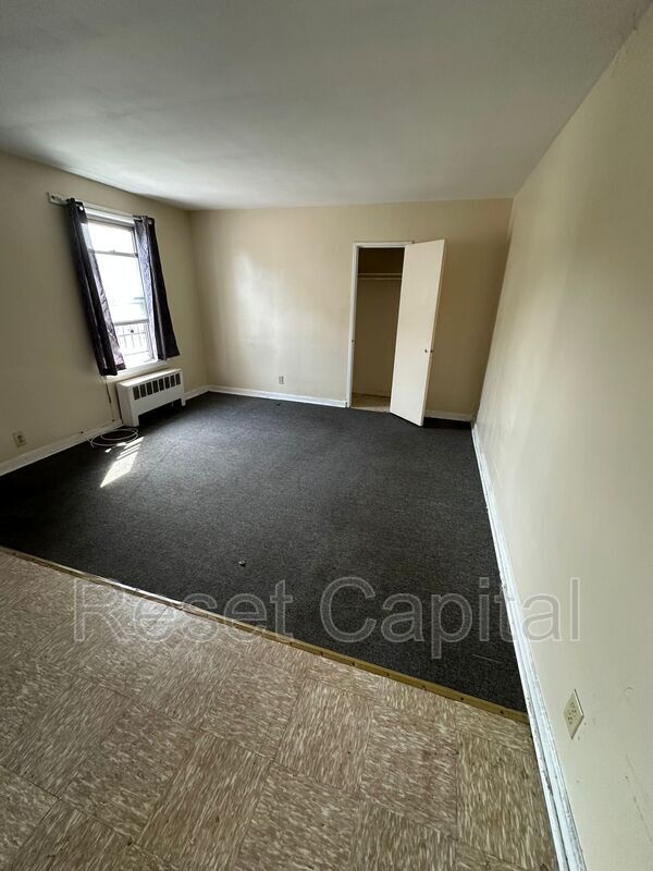 Foto del edificio - 36-8 Irving Street