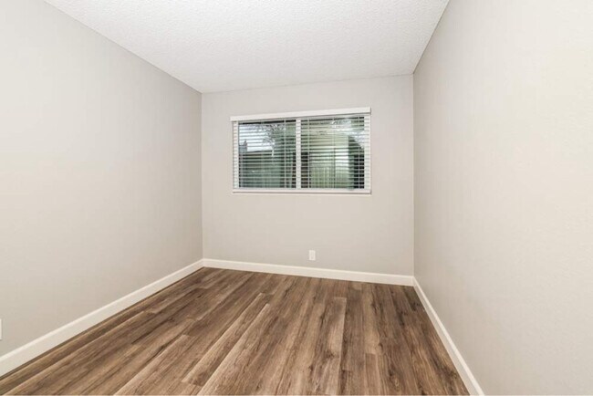 Foto del edificio - 1026 Woodridge Dr