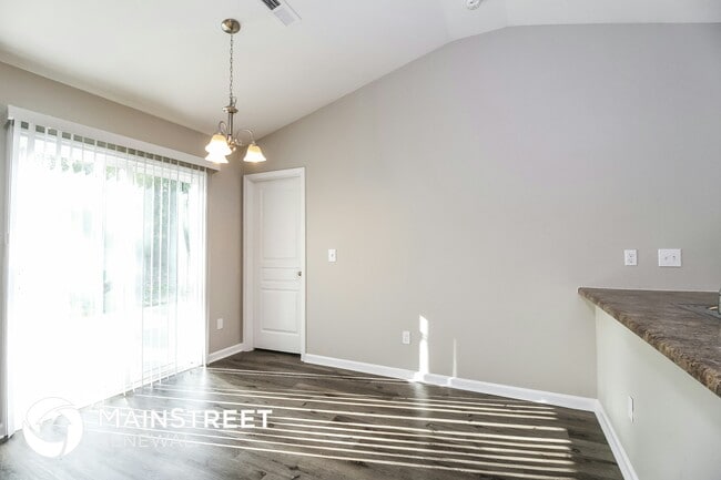 Foto del edificio - 212 Kendall Farms Ct