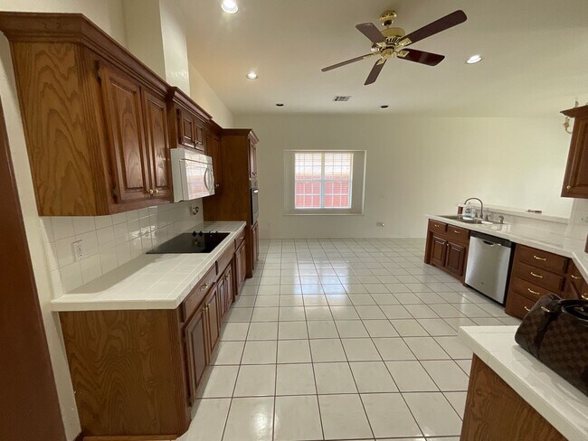 Foto del edificio - 5801 NW 101st St