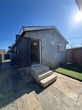 Building Photo - 1540 W 51st Pl