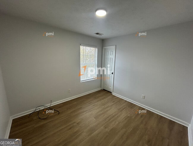 Foto del edificio - 304 Klinetop Dr