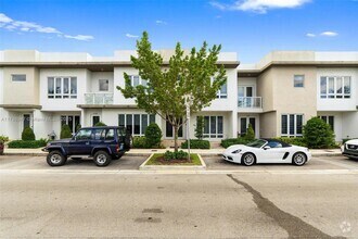 Building Photo - 10350 NW 66th St