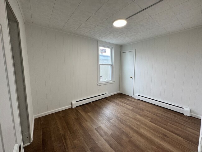 Foto del edificio - 81 Springdale Ave