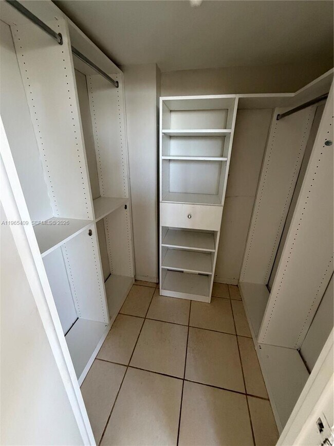 Foto del edificio - 1830 Dixieana St