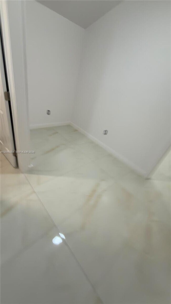 Foto del edificio - 1150 SW 9th Ave