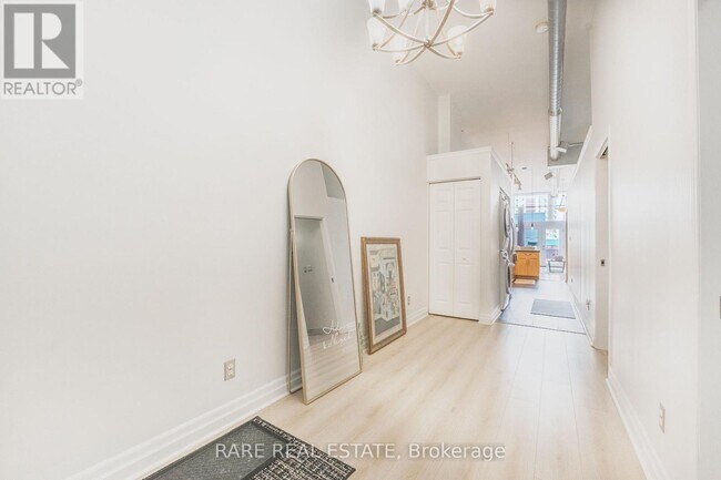 Photo du bâtiment - 276 King St W