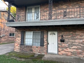 Building Photo - 110-112-112 W Fairview St