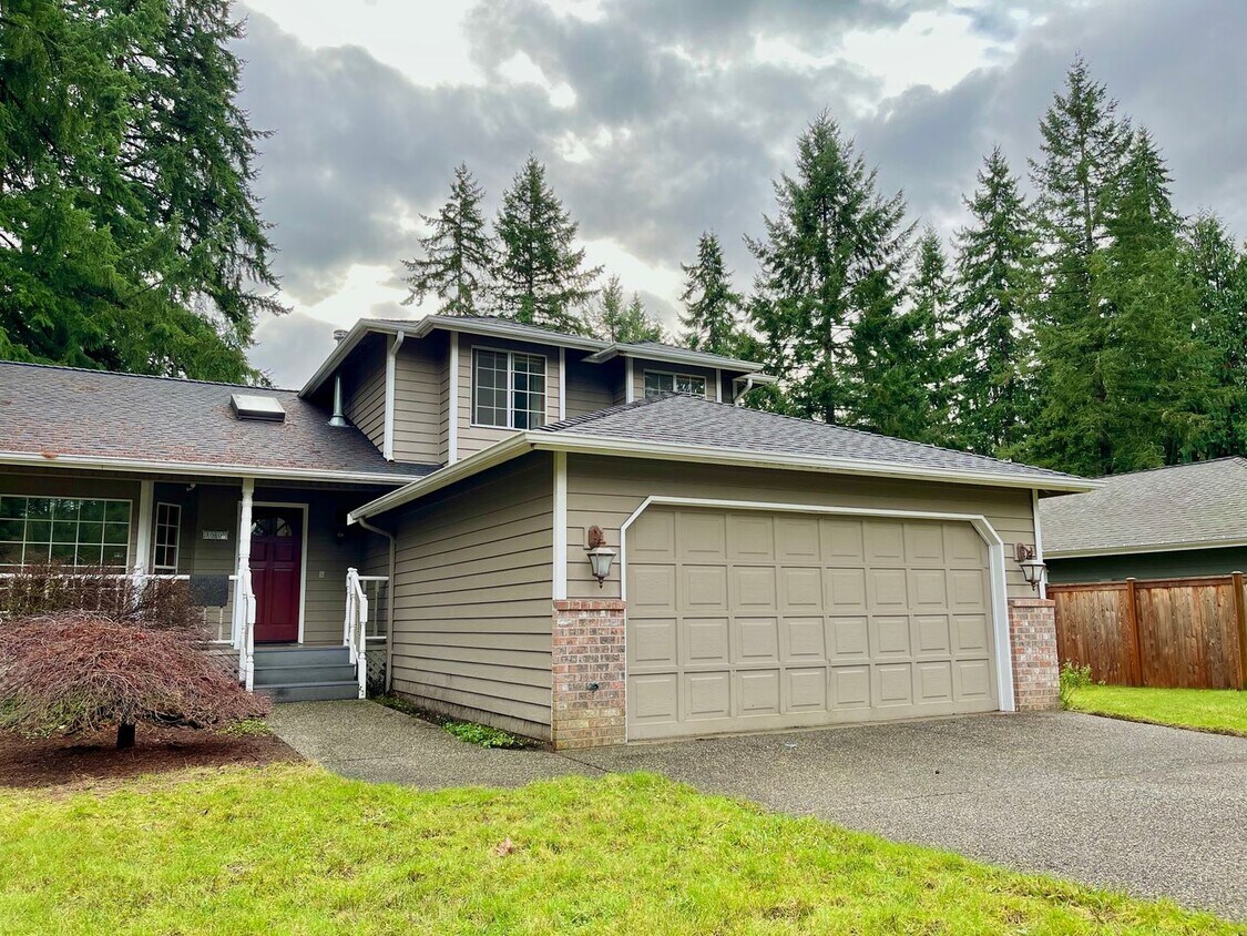 Primary Photo - Great Home For Rent