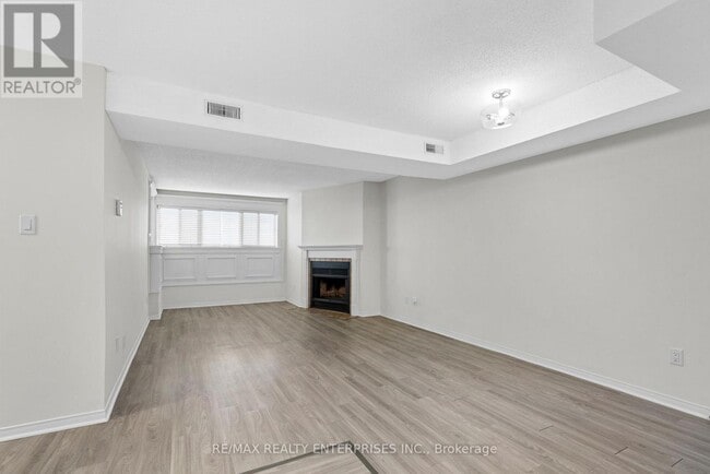 Building Photo - 126-126 Bell Farm Rd