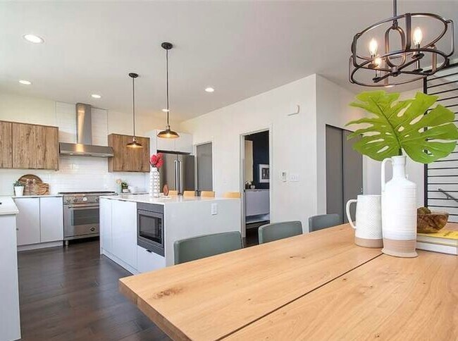 Foto del edificio - 4bd/4ba Townhouse in Queen Anne
