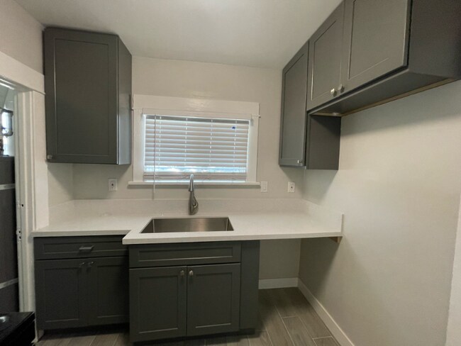 Foto del edificio - 602-604 S Van Ness Ave