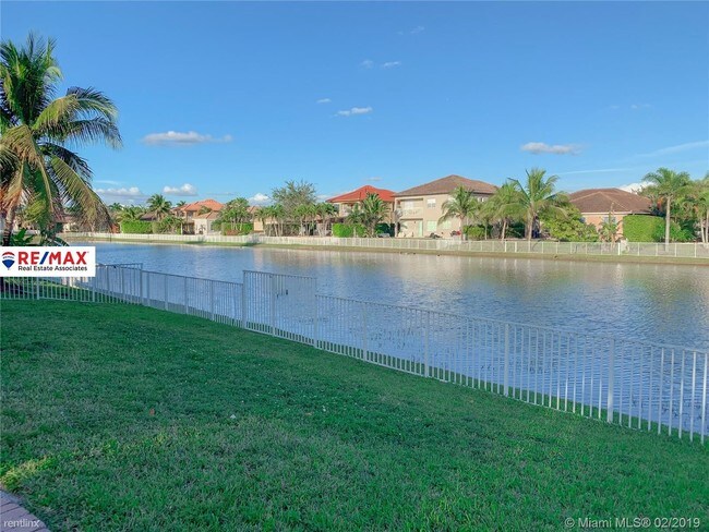 Foto del edificio - 5 br, 3 bath House - 3360 SW 195th Ter