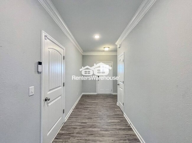 Building Photo - 609 W 29th St