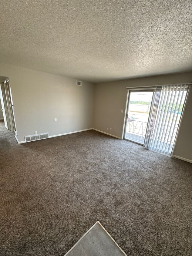Building Photo - 802 Ruth Ann Dr