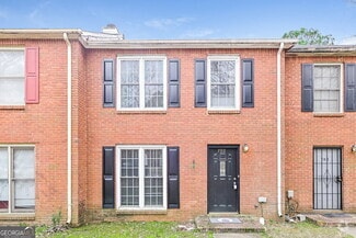 Building Photo - 700 Redland Dr