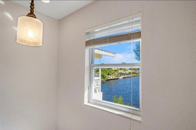 Foto del edificio - 2591 NE 55th Ct