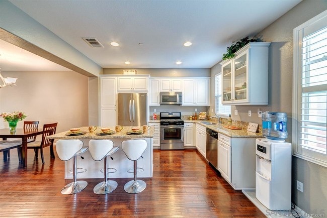 Building Photo - 1862 Hazel Ct