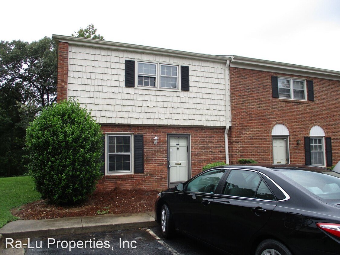 3 br, 2.5 bath House 217 A Northpoint Ave House Rental in High